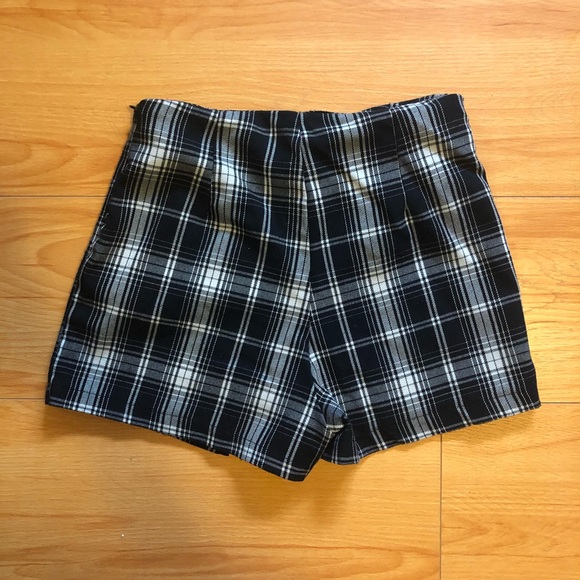 brandy melville plaid skort - Picture 2 of 3